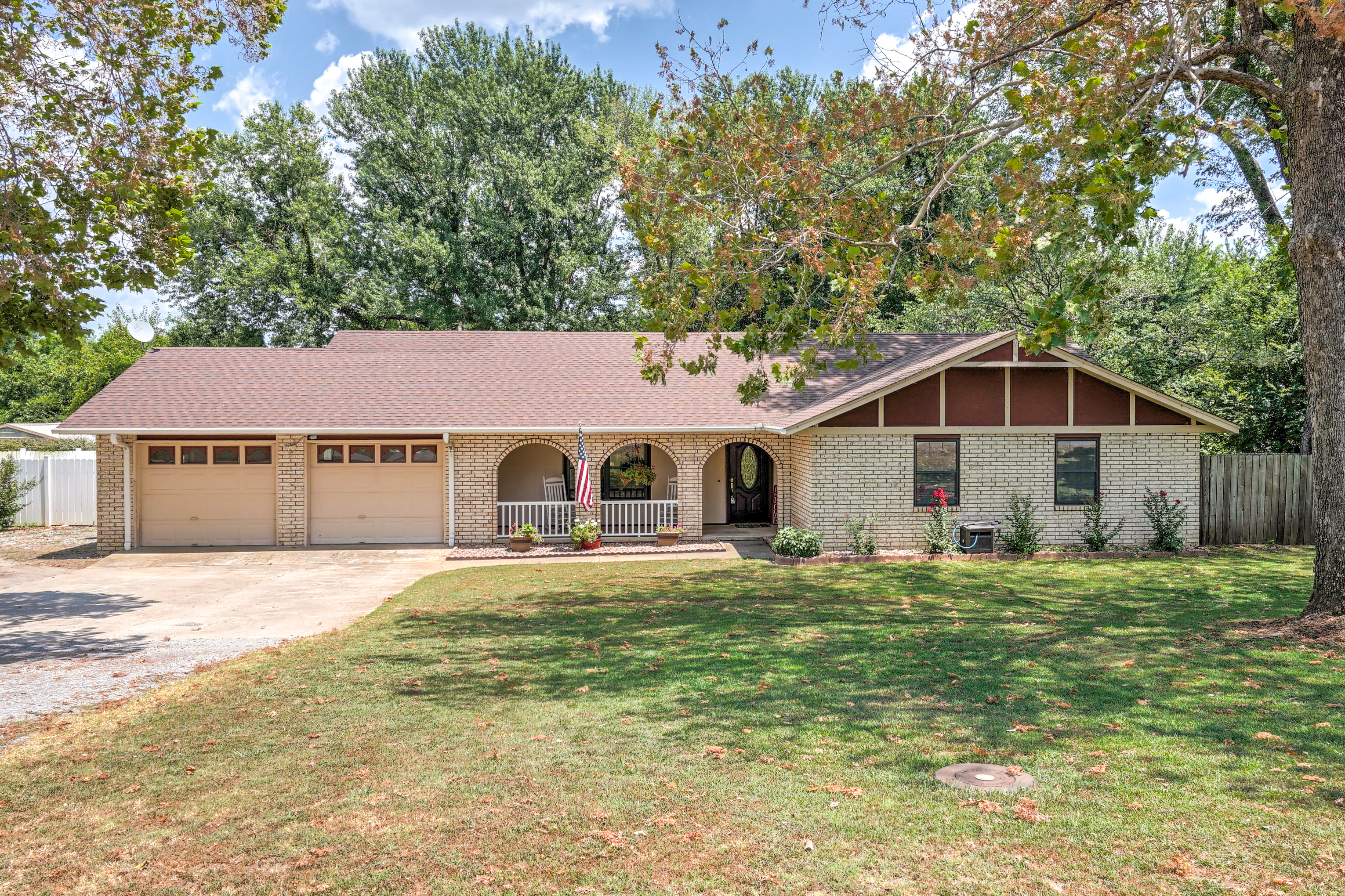8583 S 438 Road Property Photo 1