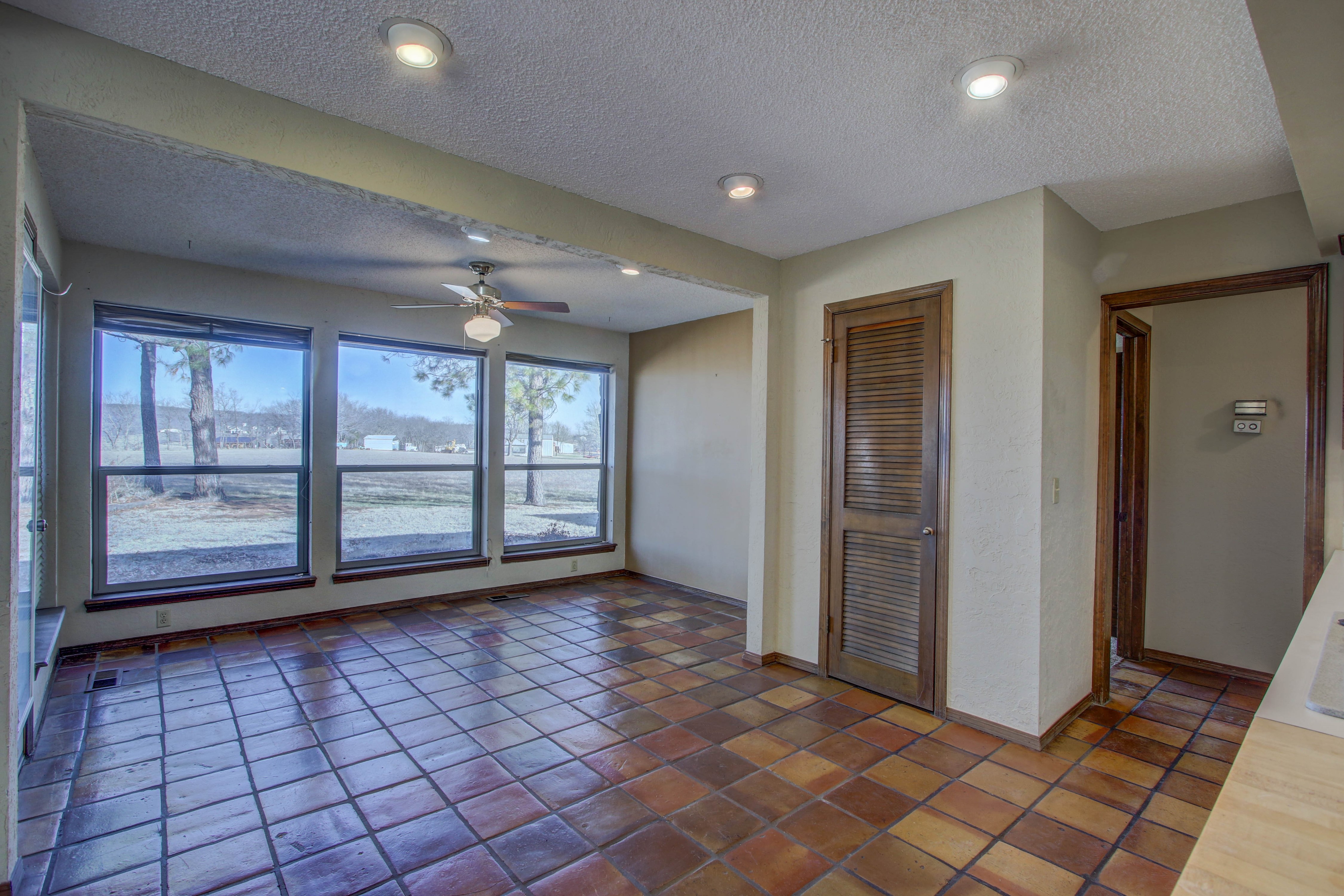 110 Mockingbird Lane Property Photo 7