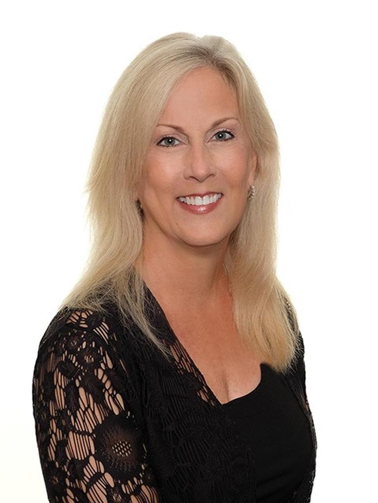 Michele Pines Clermont REALTOR