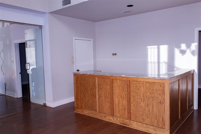 66 Monroe 101-2, 103-4 Property Photo 12